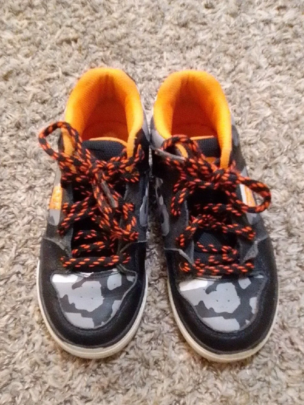 #. DC Kids Radar Skate Shoes.Black & Orange. Size: 1 Youth